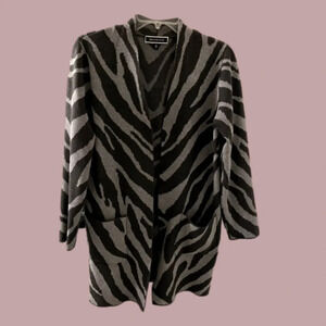 ❤️Melanie Lyne open cardigan Women M  grey animal print soft fabric with pockets